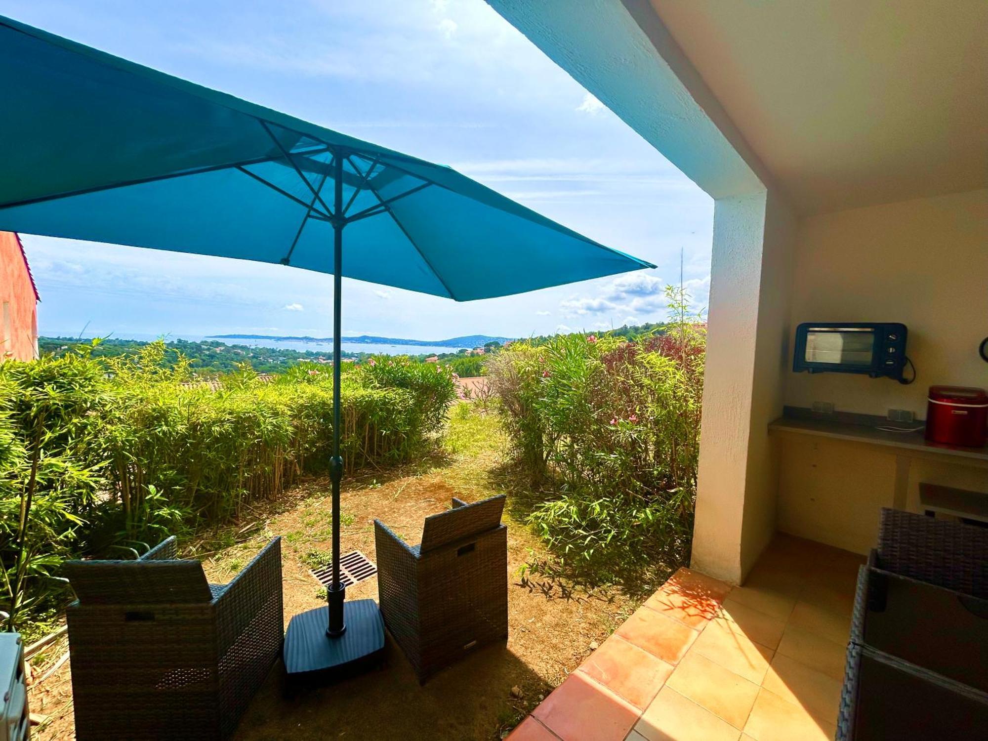 Les Restanques Vue Mer Roses 1070 Rez De Jardin Grimaud Buitenkant foto